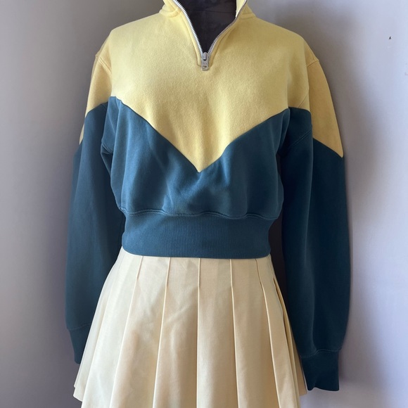 Tna Cheer Sweatshirt - Picture 5 of 9